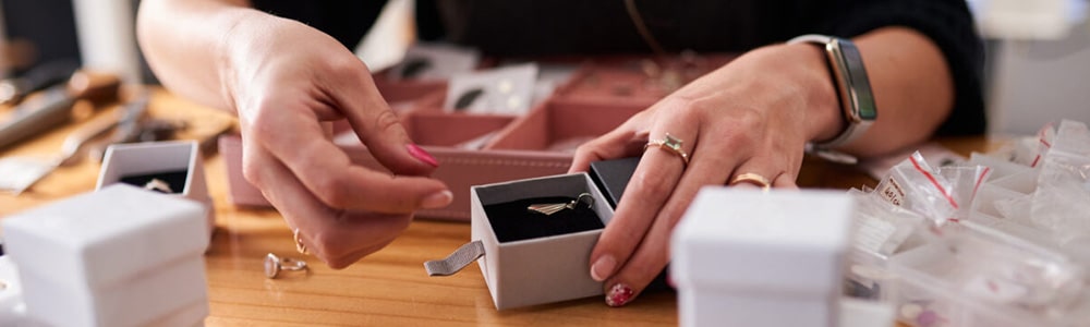 custom jewelry process packaging