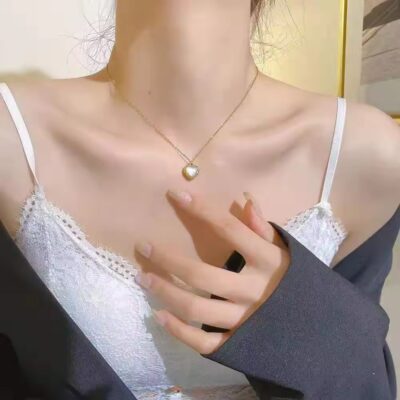 Heart Shaped Shell Pendant Necklace in 18K Gold Plating 2