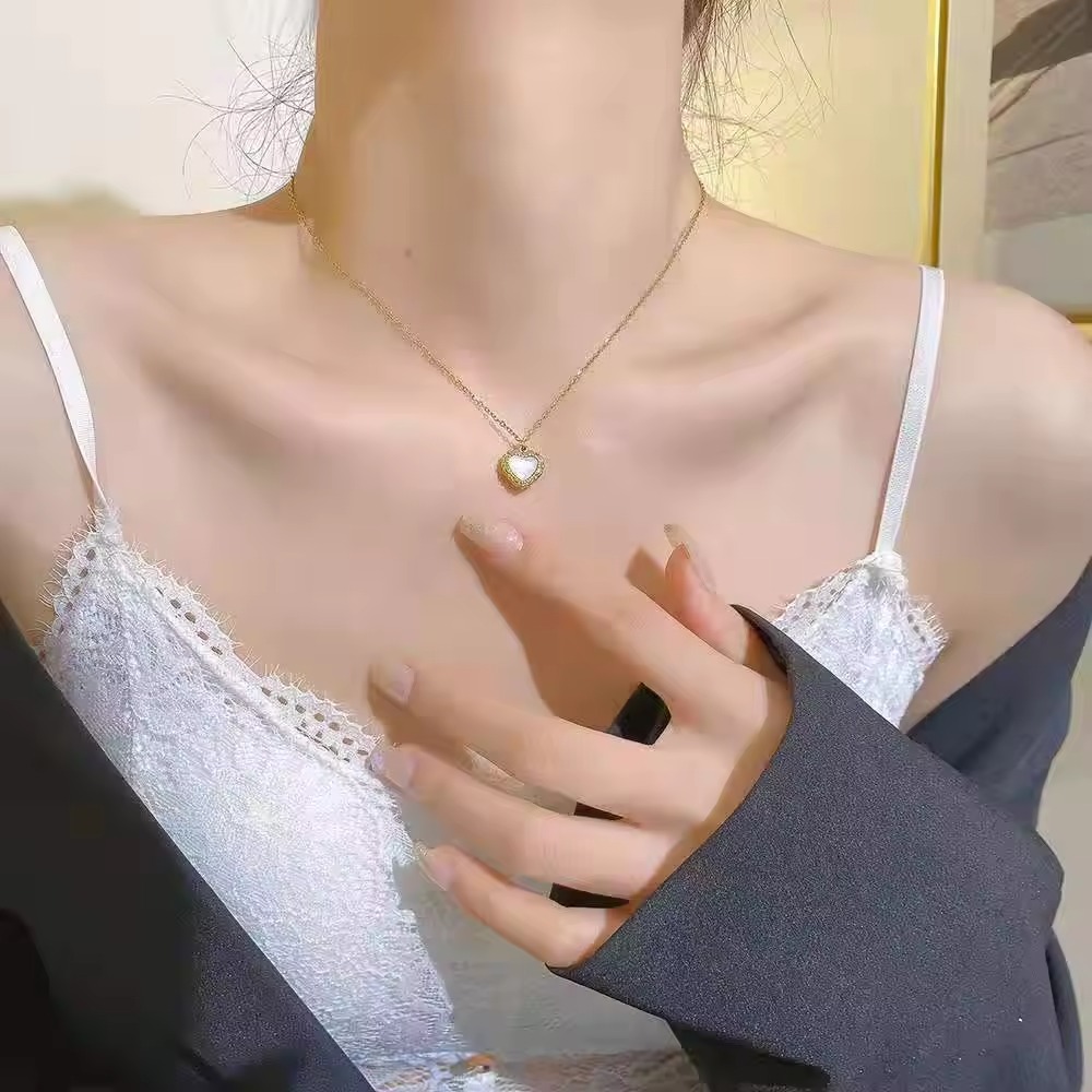 Heart Shaped Shell Pendant Necklace in 18K Gold Plating 2