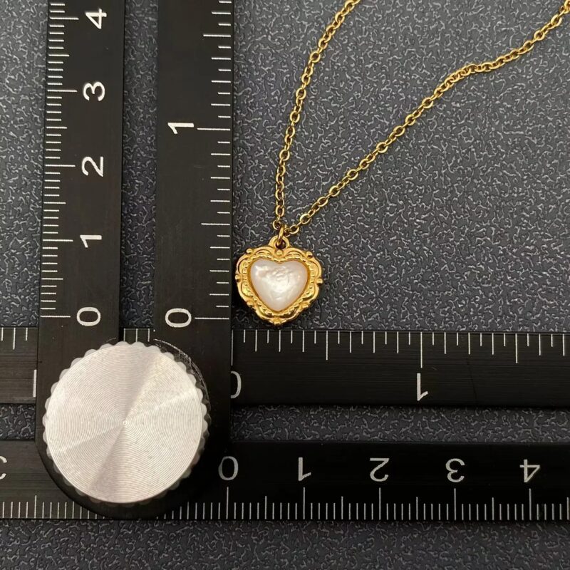 Heart Shaped Shell Pendant Necklace in 18K Gold Plating 7